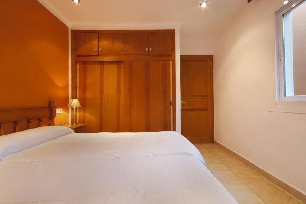 Pinos Altos Apartments Cala de Sant Vicenc Exteriör bild